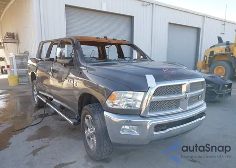 2018 Ram 2500 Lone Star 4X4 6'4 Box from USA, damaged, VIN 3C6UR5DL1JG351240